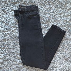 AE HIGH RISE BLACK JEANS